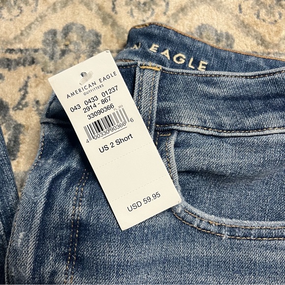 American Eagle Outfitters NWT Distressed Skinny Jeans Sz 2 Short - Picture 2 of 9